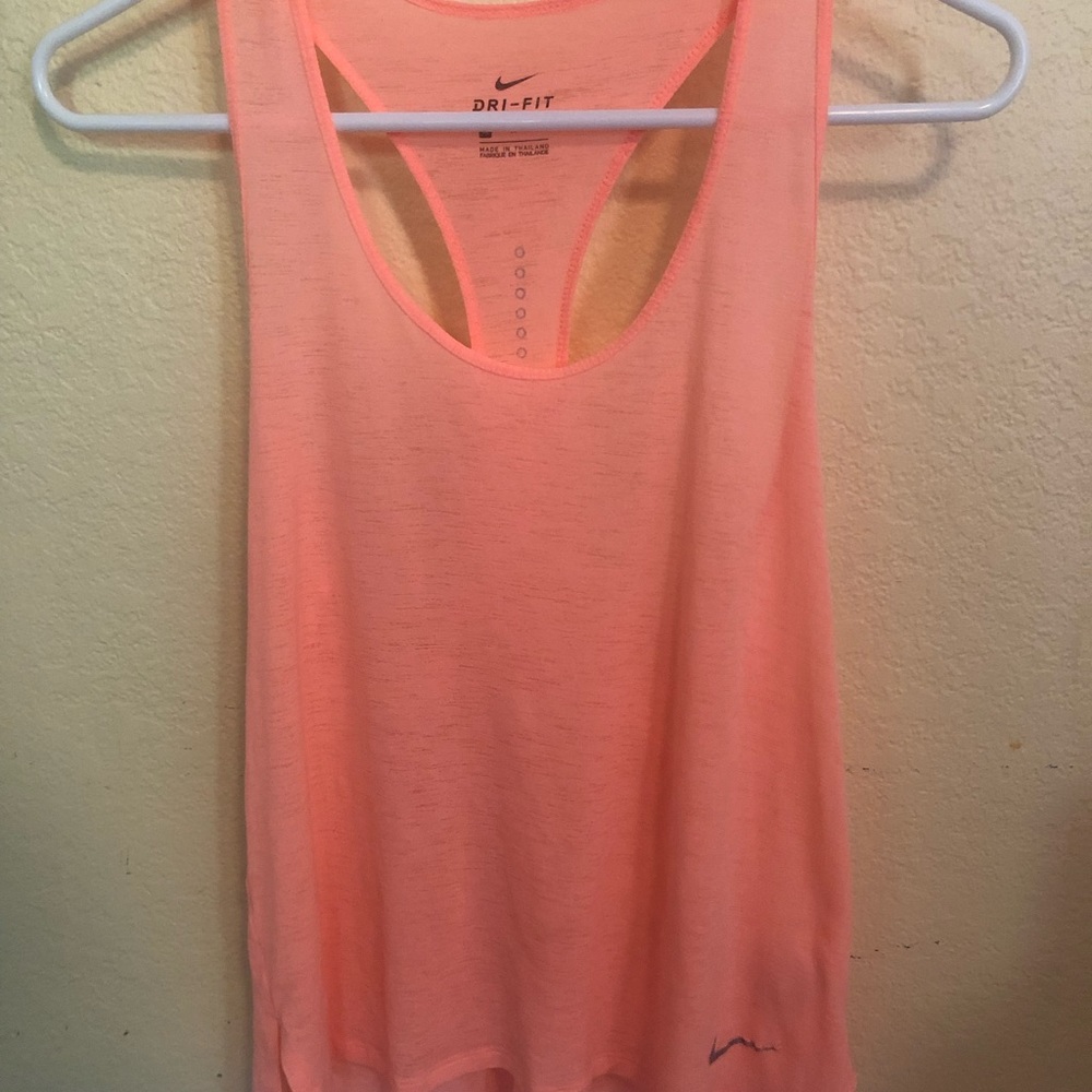 nike women’s tank top size medium